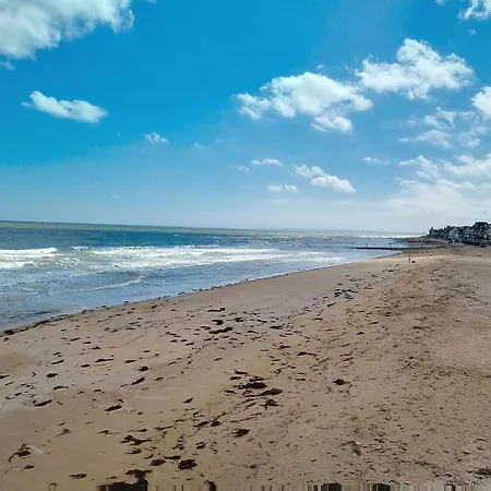 Cosy A Saint-aubin-sur-mer, Ideal Pour 2 Personnes, Pres Des Plages Du Debarquement - Fr-1-746-32 Apartment *